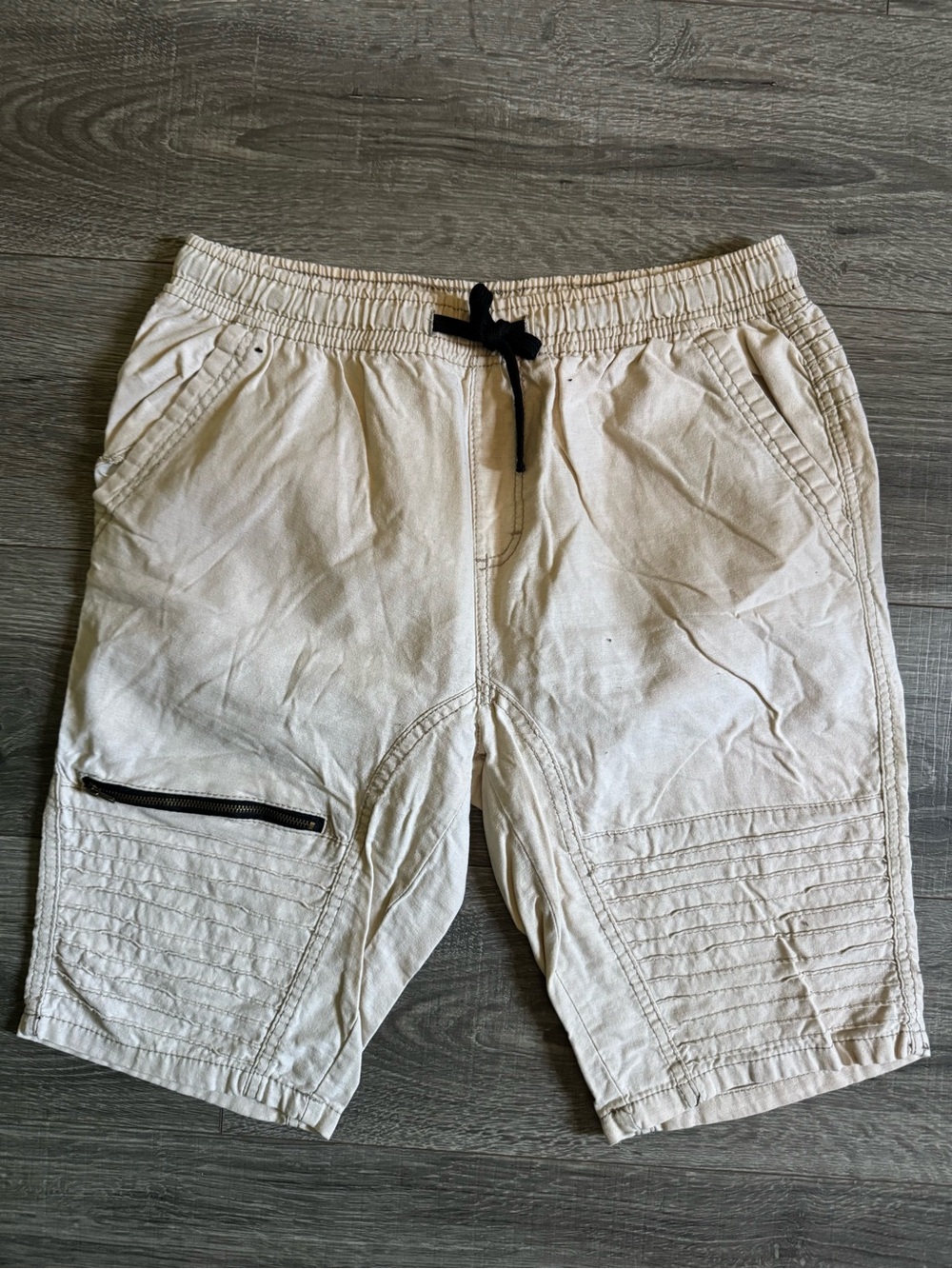 Phat Farm Cream Drawstring Cargo Hybrid Shorts with Black Tie